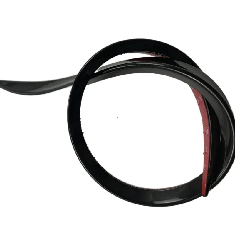 Becquet Universel Souple 1.2M Carbone Adhésif