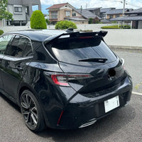 Becquet Toyota Corolla E210 Hatchback 5 Portes 2019-2023 Aileron de Toit Style V, Noir Brillant ou Aspect Carbone