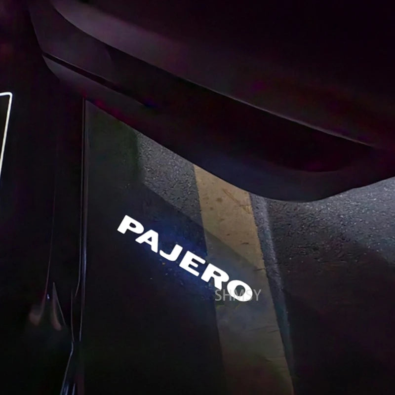Projecteur de Porte LED Mitsubishi Pajero V80 V87 V93 V97 2007-2018 Lumière de Bienvenue 2 Pièces