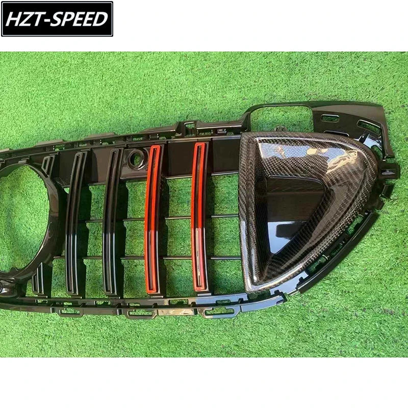 Calandre Racing Fibre de Carbone Mercedes Classe C W206 2022+ Barres Rouges