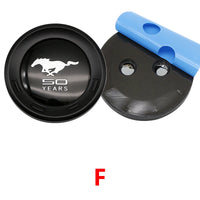 Emblème de Coffre Ford Mustang GT Shelby Roush Cobra 15cm — détail du support