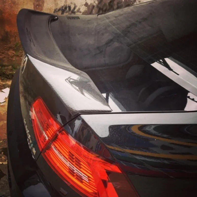 Becquet Volkswagen Passat B8 Berline en Carbone Véritable, Aileron de Coffre Relevé