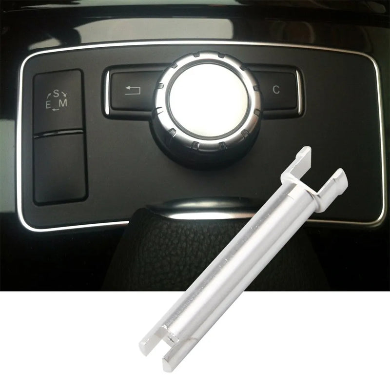 Bouton de Commande Multimédia Mercedes W204 W212 W218 — gros plan