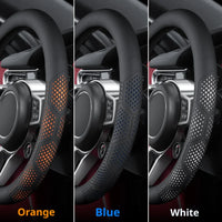 Couvre Volant Toyota Corolla, RAV4, Camry, C-HR, Yaris, Hilux en Carbone et Cuir Nappa Perforé 15 Pouces