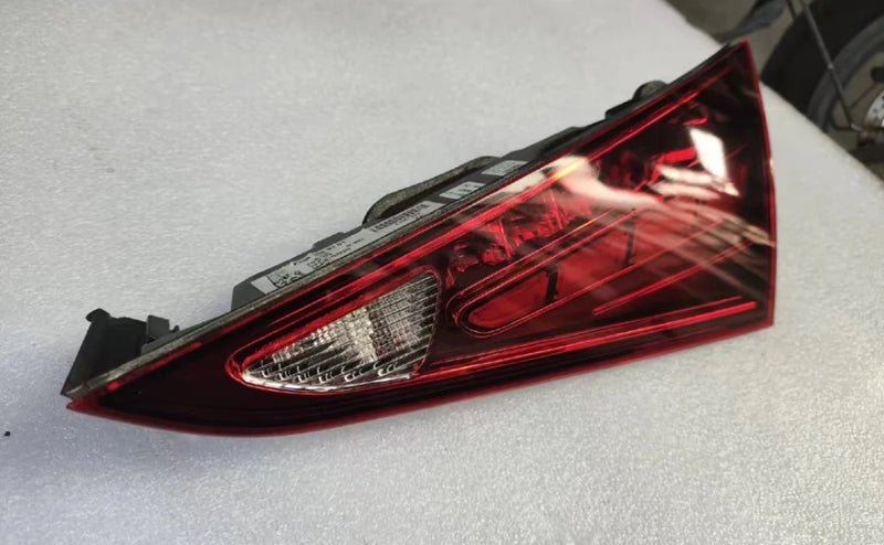 Feux Arrière LED Intérieur Mercedes Classe C W206 2022-2025 Gauche Droit