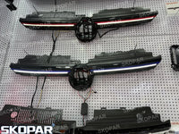 Calandre centrale supérieure VW Golf 8 MK8 GTI, R et R-Line 2020-2024 – Grille avec feux de position LED DRL
