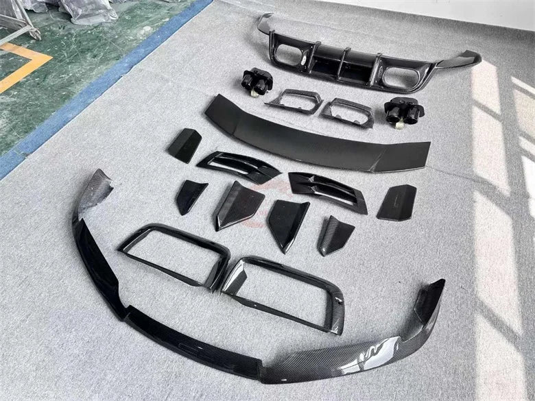 Kit Carrosserie Carbone Sec Porsche 911 992 Turbo S : Splitter, Prise d'Air de Pare-Chocs, Jupes, Diffuseur, Aileron