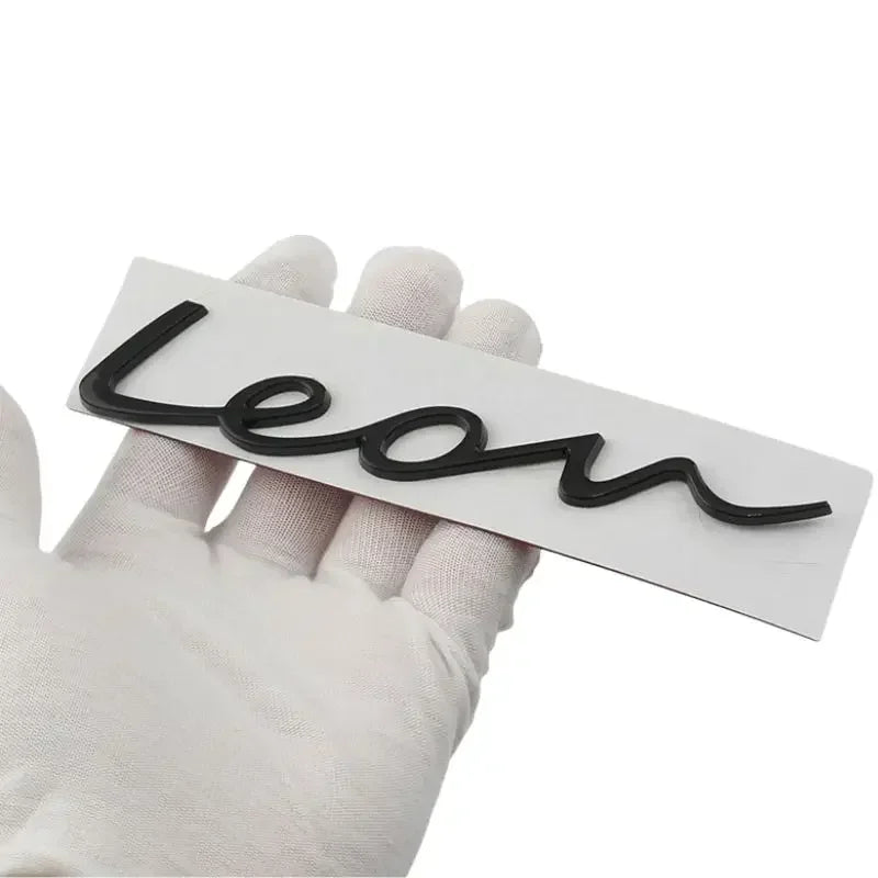 Emblème Lettres LEON 3D en Alliage de Zinc pour Seat Leon MK1 à MK6 et FR, Capitales ou Manuscrit, 5 Coloris