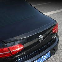 Becquet Volkswagen Passat B8 Berline 2017-2018 en Carbone Véritable, Lèvre de Coffre Fine