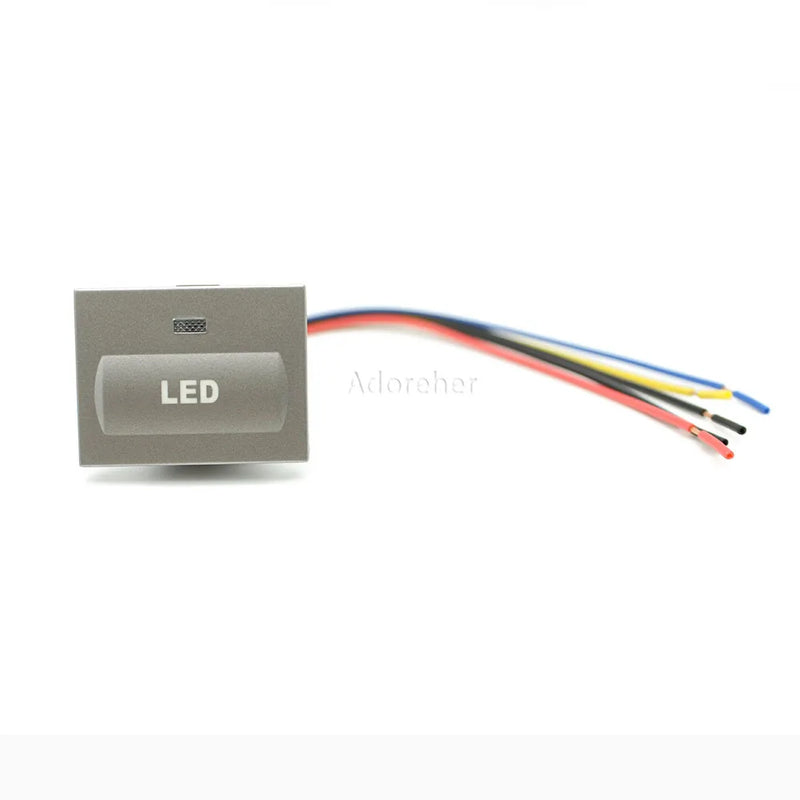 Bouton Interrupteur LED Argent Ford Focus 2 2009-2011 — détail de finition