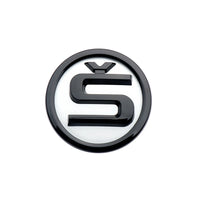 Badge de Capot Skoda VRS Octavia Superb Kodiaq Kamiq — vue de trois quarts