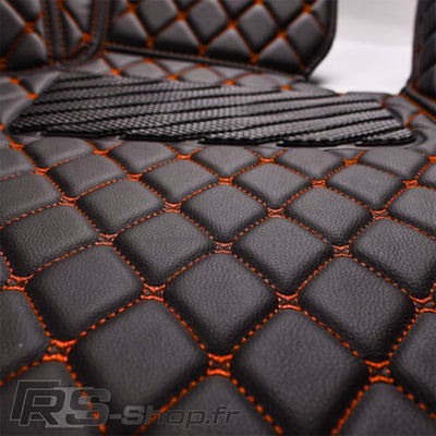 https://cdn.shopify.com/s/files/1/0727/0635/9572/files/Tapis_Cuir_sur_mesure_3D_car_1.jpg?v=1774703803
