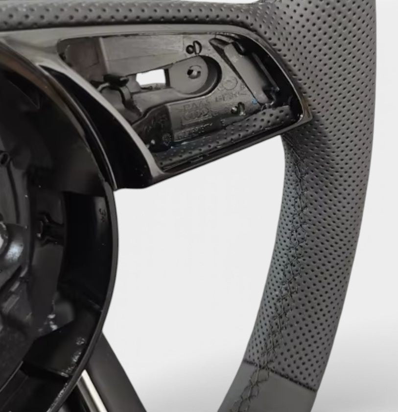https://cdn.shopify.com/s/files/1/0565/4957/2747/files/Volant_Audi_A4_S4_B9_A3_8V_Steering_wheel4_1ec21619-1047-47ab-8399-8d74b96ae638.jpg?v=1772212967
