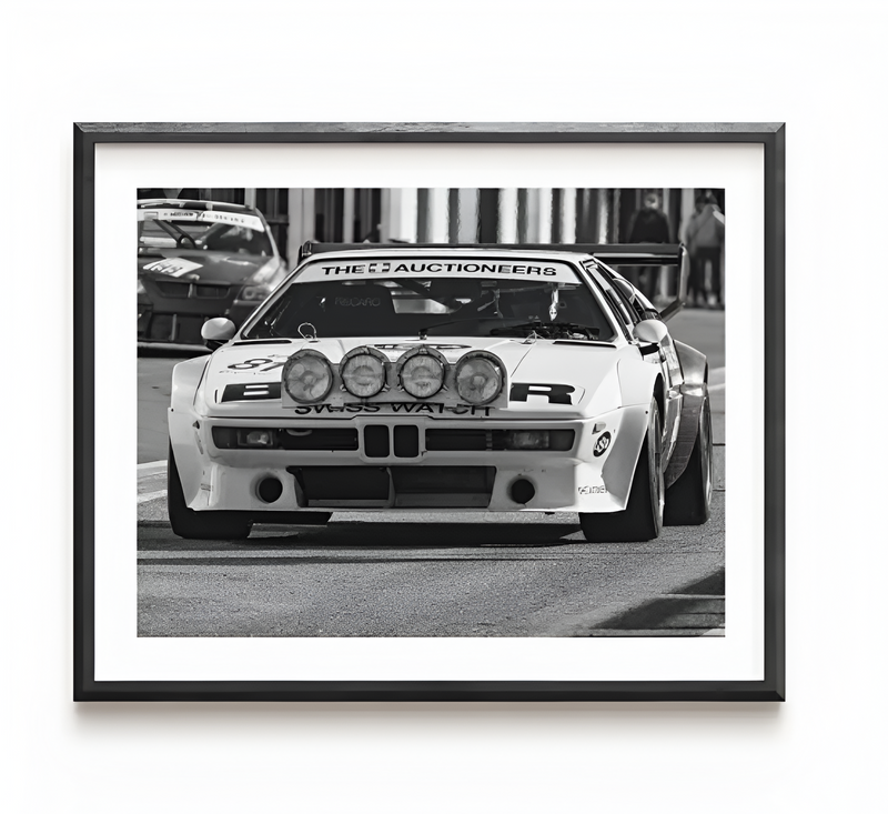Affiche Noir Et Blanc Vintage BMW M1 Procar - vue de face - Becquet Voiture