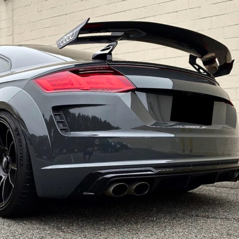 Aileron Arriere Carbone TTRS Style Audi R8 - vue de trois-quarts - Becquet Voiture
