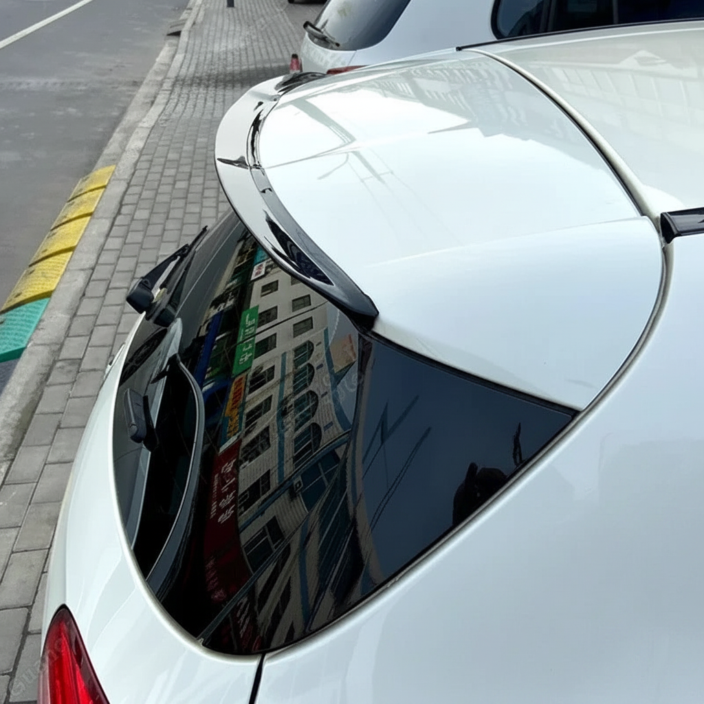 Aileron coffre arrière Mercedes Classe W176 A180 A200 A250 AMG A45 (2013-2018) - vue de face - Becquet Voiture