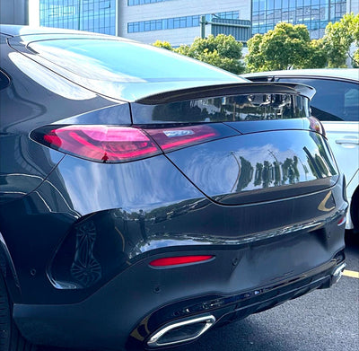 Aileron Coffre Mercedes GLC W254 Look 63 AMG Noir Brillant - détail du montage - Becquet Voiture
