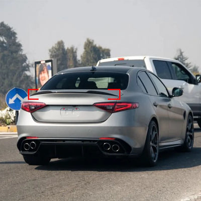 Aileron de Coffre Alfa Romeo Giulia Berline 2015-2023 - packshot studio - Becquet Voiture