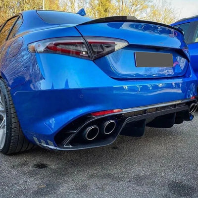Aileron de Coffre Alfa Romeo Giulia Berline 2015-2023 - vue de trois-quarts - Becquet Voiture