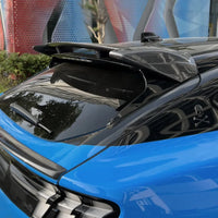 Aileron GT Ford Mustang Mach-E Carbone Sport - vue de trois-quarts - Becquet Voiture