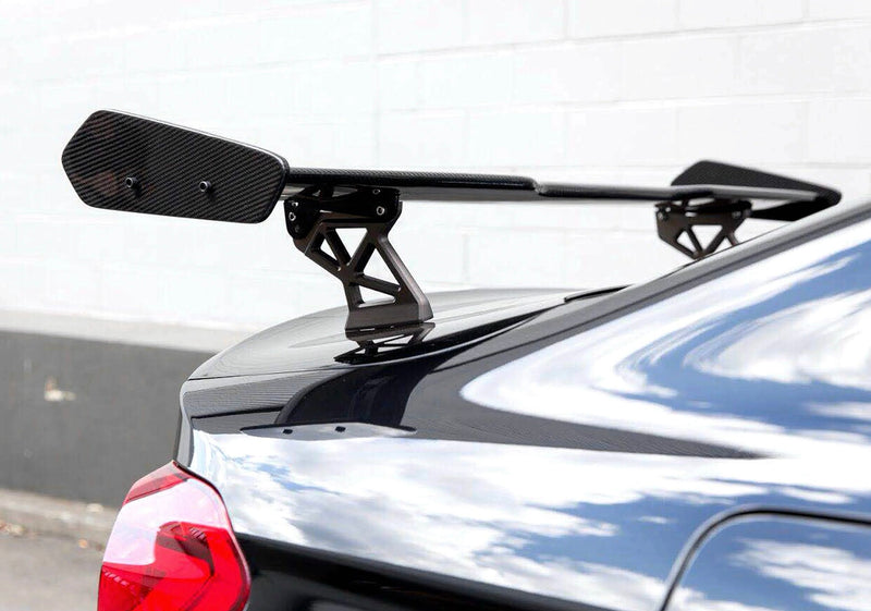 Aileron GTS Fibre Carbone BMW F80 F82 F83 - vue de trois-quarts - Becquet Voiture