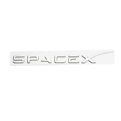 Badge DUAL MOTOR Tesla Model 3 Y - détail du montage - Becquet Voiture