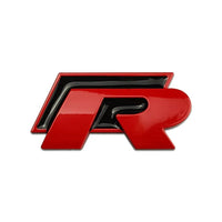 Badge Logo R VW Golf Avant Arrière - packshot studio - Becquet Voiture