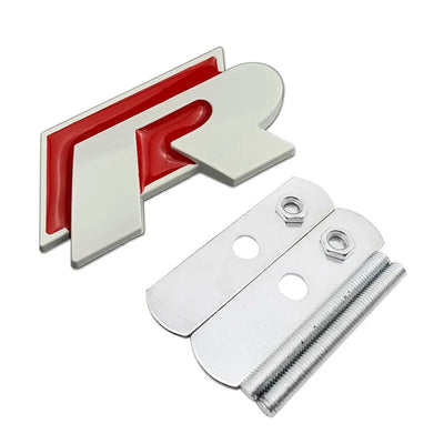 Badge Logo R VW Golf Avant Arrière - vue rapprochée 2 - Becquet Voiture