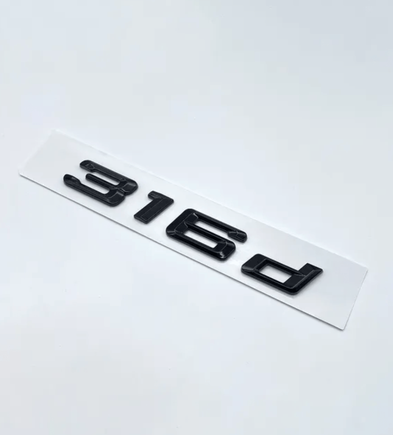 Badges coffre BMW Série 3 noir brillant - installé sur véhicule 3 - Becquet Voiture