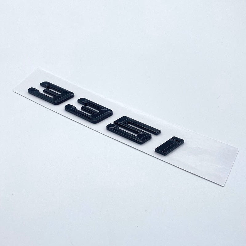 Badges coffre BMW Série 3 noir brillant - installé sur véhicule - Becquet Voiture