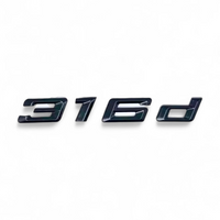 Badges coffre BMW Série 3 noir brillant - packshot studio 3 - Becquet Voiture