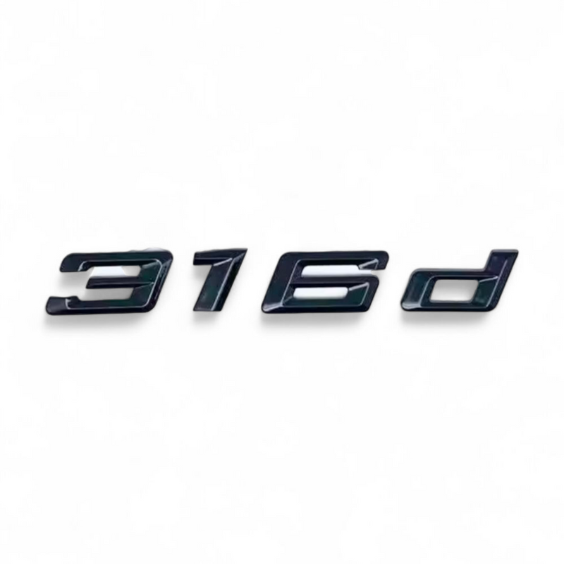 Badges coffre BMW Série 3 noir brillant - packshot studio 3 - Becquet Voiture