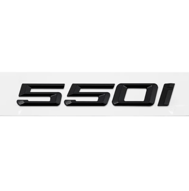 Badges coffre BMW Série 5 noir brillant - packshot studio 3 - Becquet Voiture