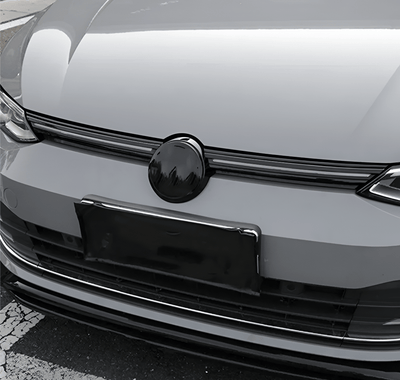 Baguette calandre noire Black Style VW Golf 8 - vue de face - Becquet Voiture