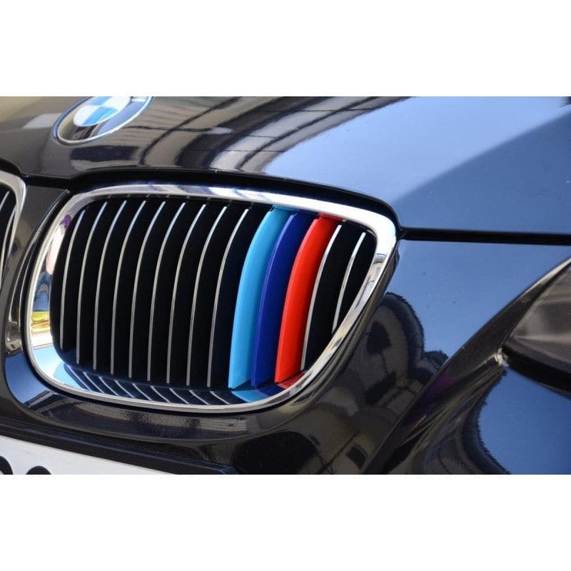 Bandes calandre BMW Motorsport tricolore - vue de face - Becquet Voiture