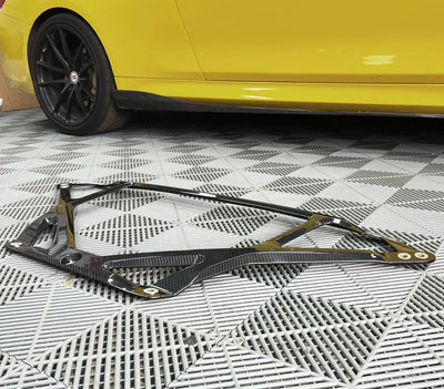 Barre Jambe Force Carbone BMW G80 G81 G82 - installé sur véhicule - Becquet Voiture