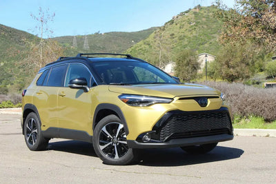 Barres de Toit Transversales Toyota Corolla Cross 2022-2025 - packshot studio - Becquet Voiture