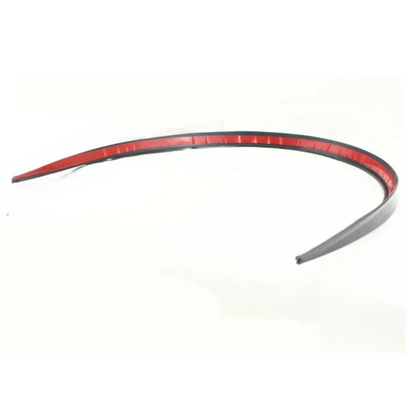 Universelle flexible ABS-Kantenleiste 1,2 m, Carbon-Optik, selbstklebend - Dreiviertelansicht 2 - Becquet Voiture