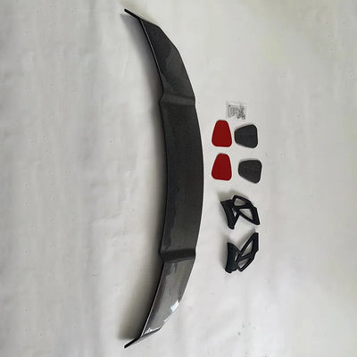 Becquet Aileron GT Universel Sport Berline Look Carbone - en situation - Becquet Voiture
