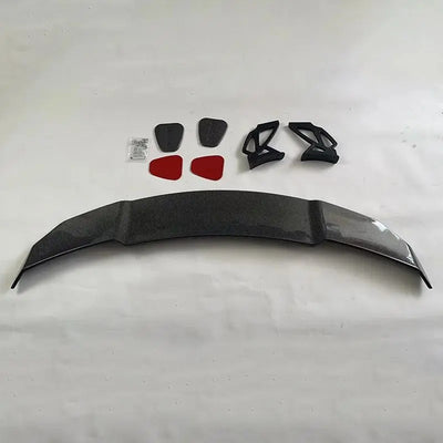 Becquet Aileron GT Universel Sport Berline Look Carbone - vue arrière - Becquet Voiture