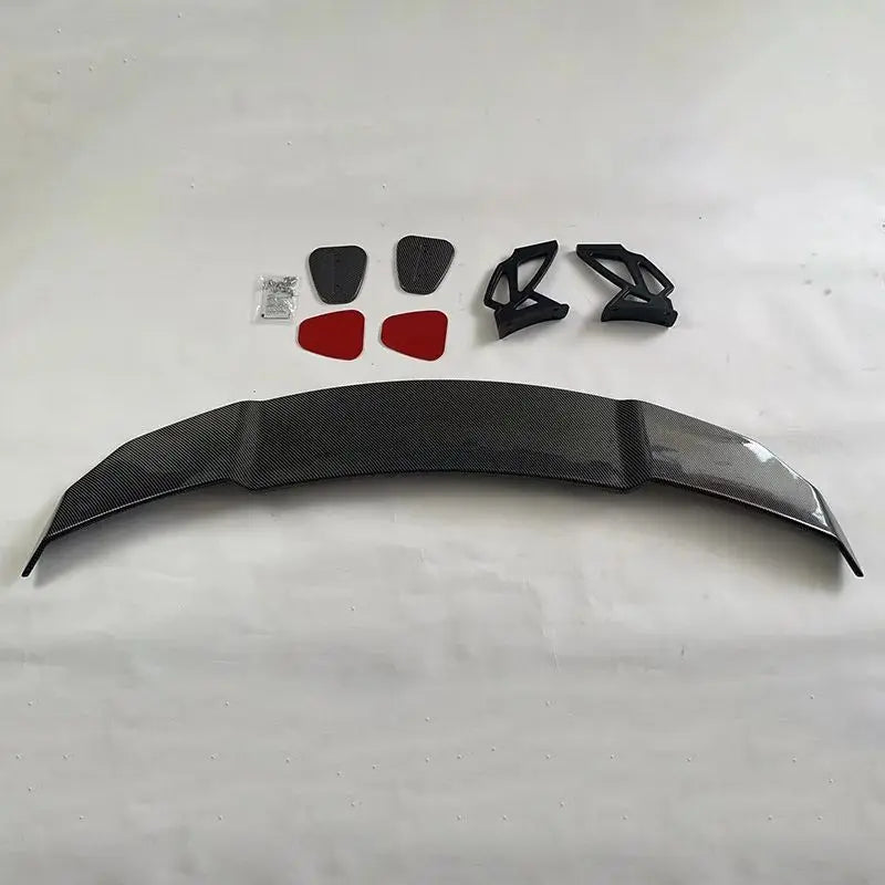 Becquet Aileron GT Universel Sport Berline Look Carbone - vue arrière - Becquet Voiture