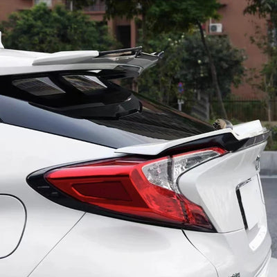Becquet Aileron Toit Toyota C-HR CHR 2015-2022 - vue de trois-quarts - Becquet Voiture