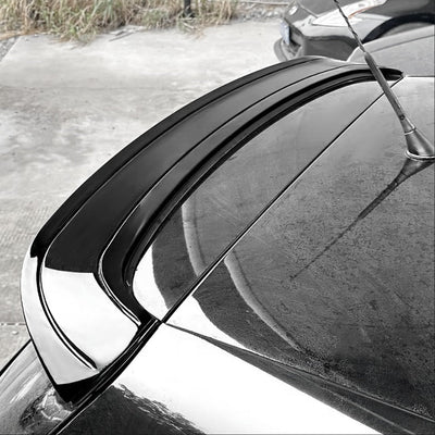 Becquet Aileron VW Golf 5 2003-2008 Noir Piano - vue de trois-quarts - Becquet Voiture