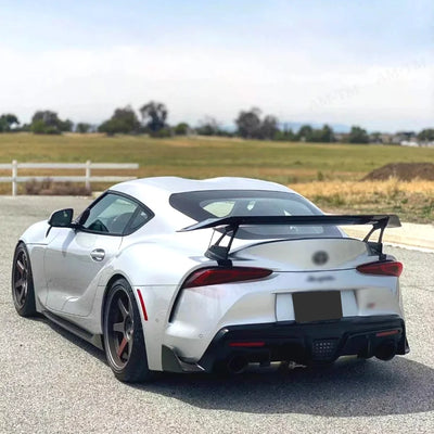 Becquet Arrière Carbone Toyota Supra GR A90 A91 MK5 - packshot studio - Becquet Voiture