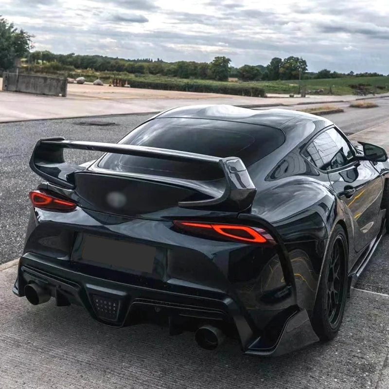 Becquet Arrière Fibre de Carbone Toyota Supra GR A90 A91 2019+ - packshot studio - Becquet Voiture