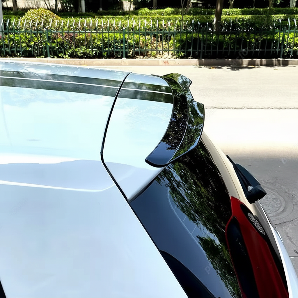 Becquet arriere Golf 6 7 R GTI GTD - vue de face - Becquet Voiture