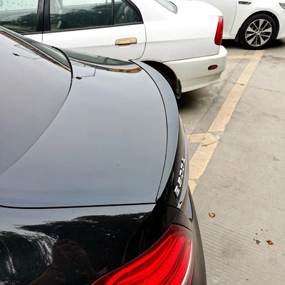 Becquet Arrière Mercedes W213 AMG 2016-2023 - vue de trois-quarts - Becquet Voiture