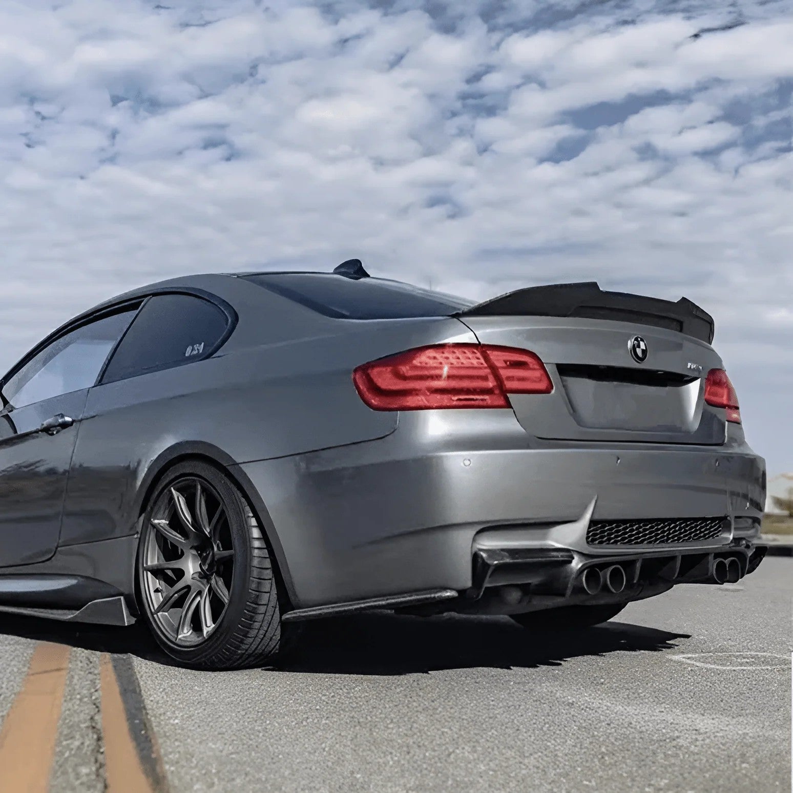 Becquet BMW Série 3 E90 E92 E93 M4 Style - vue de face - Becquet Voiture