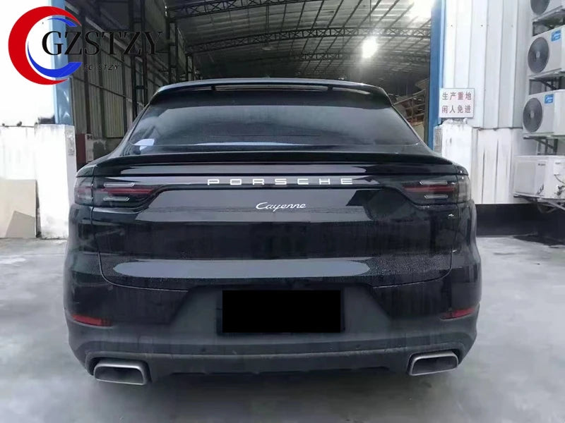 Becquet Carbone Porsche Cayenne Coupé 2019-2023 - détail du montage - Becquet Voiture