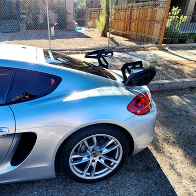 Becquet Carbone Porsche Cayman 718 987 997 981 Boxster GT4 - détail du montage - Becquet Voiture